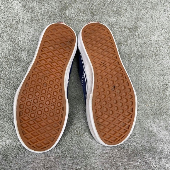 Classic Low Top Vans Youth Size 2Y - Picture 5 of 7